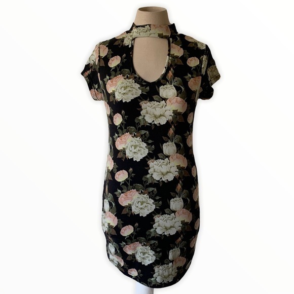 Black with floral pattern mini dress - Picture 1 of 3